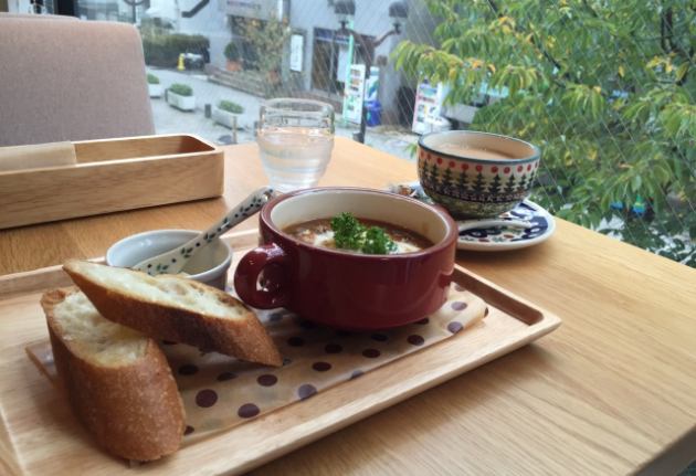 飲食店のチラシ配布は効果ある？売上アップにつながる成功事例と実践ポイント